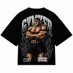 Playera oversize negra Yuichiro Hanma de GYMKER, vista posterior con ilustración del personaje y letras GYMKER.